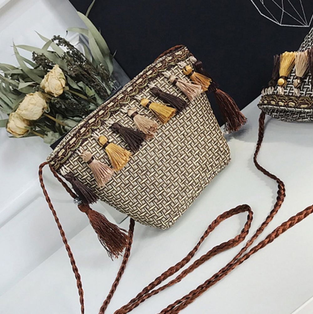 PRICE DROP! Tassle Gold Purse!
